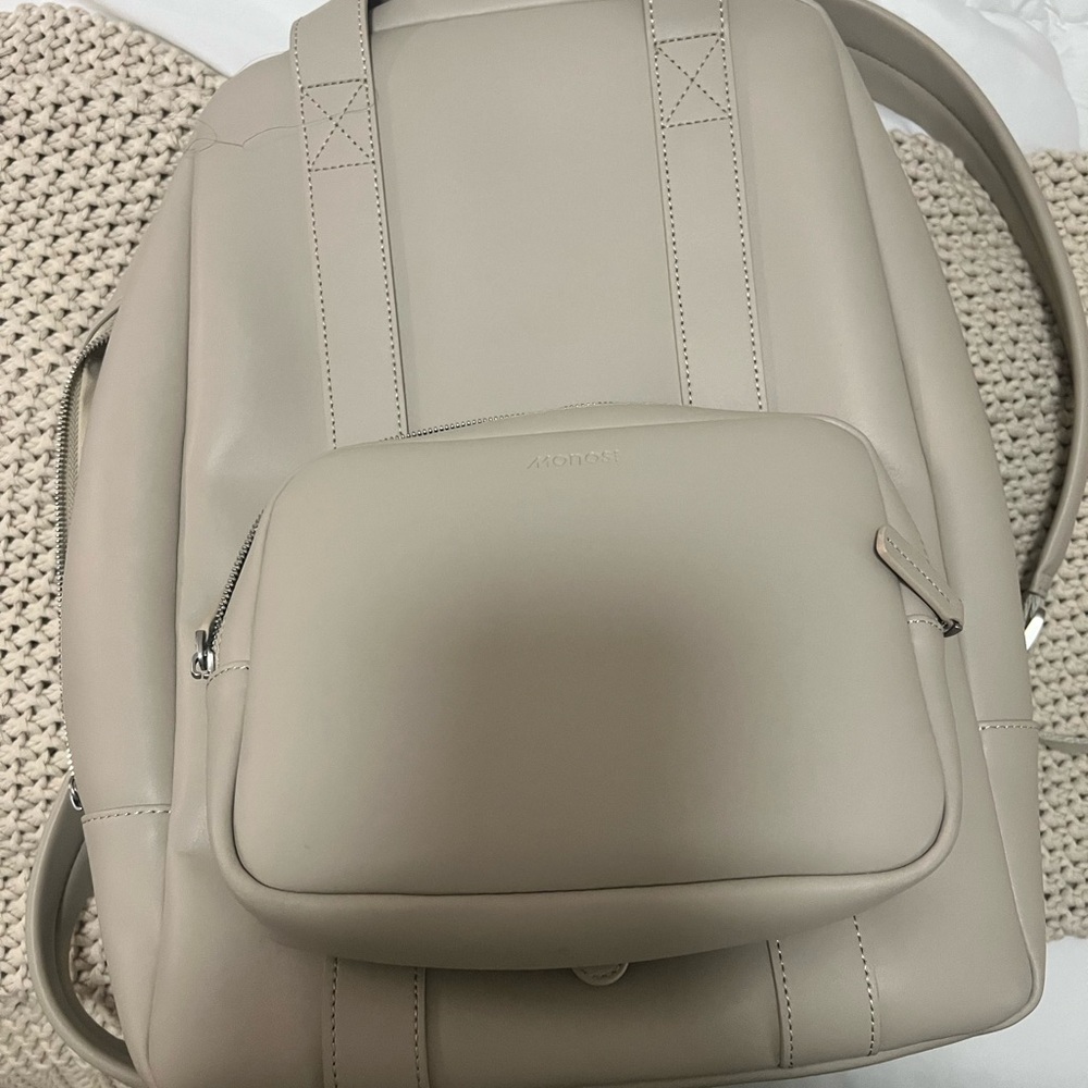 MONOS Metro Backpack Ivory (vegan leather) + Metro Toiletry Case